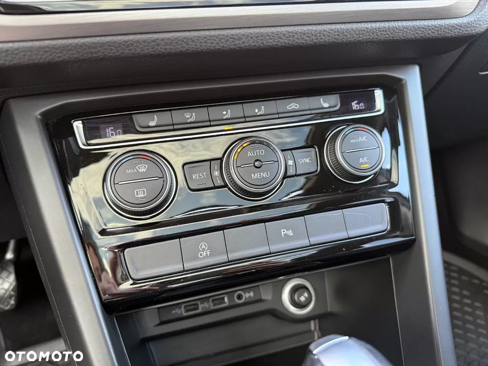 Volkswagen Touran - 18