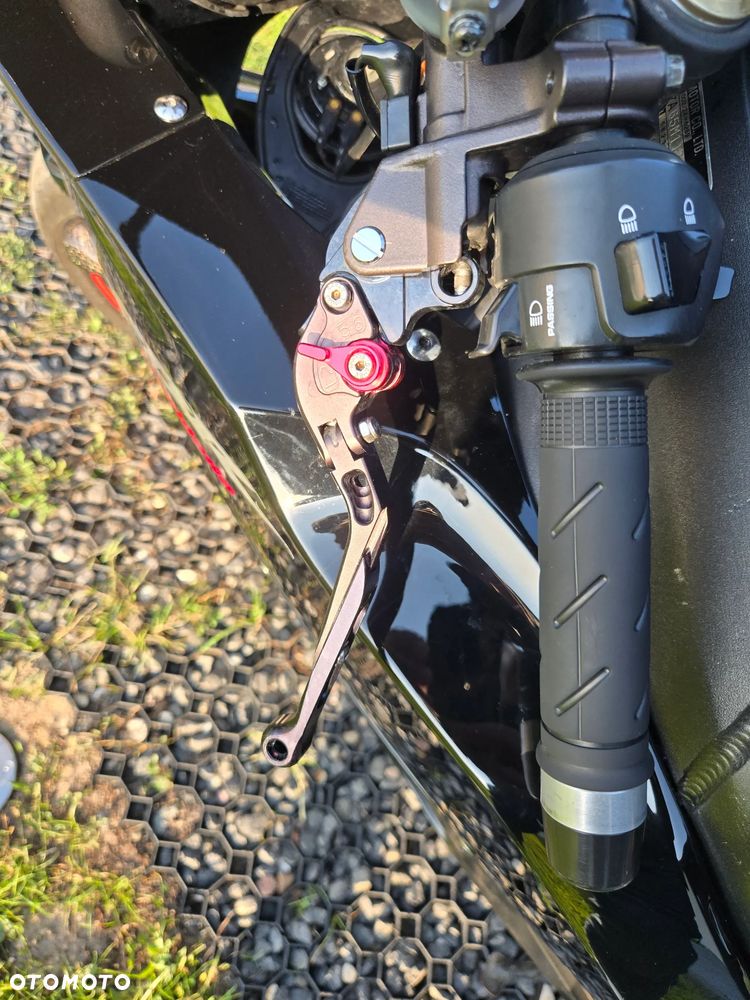 Honda CBR - 11