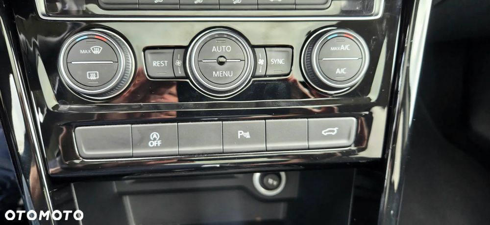 Volkswagen Touran - 18