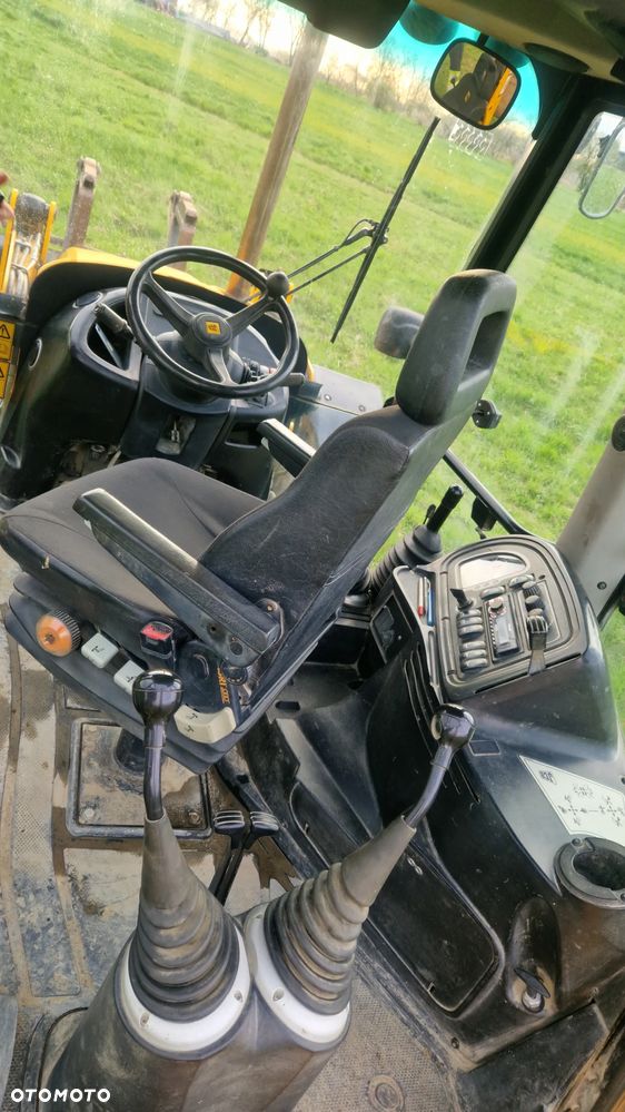 JCB 4CX - 8