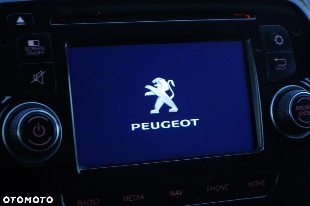 Peugeot Boxer 3-osobowy L4H2 najdłuższy - 16