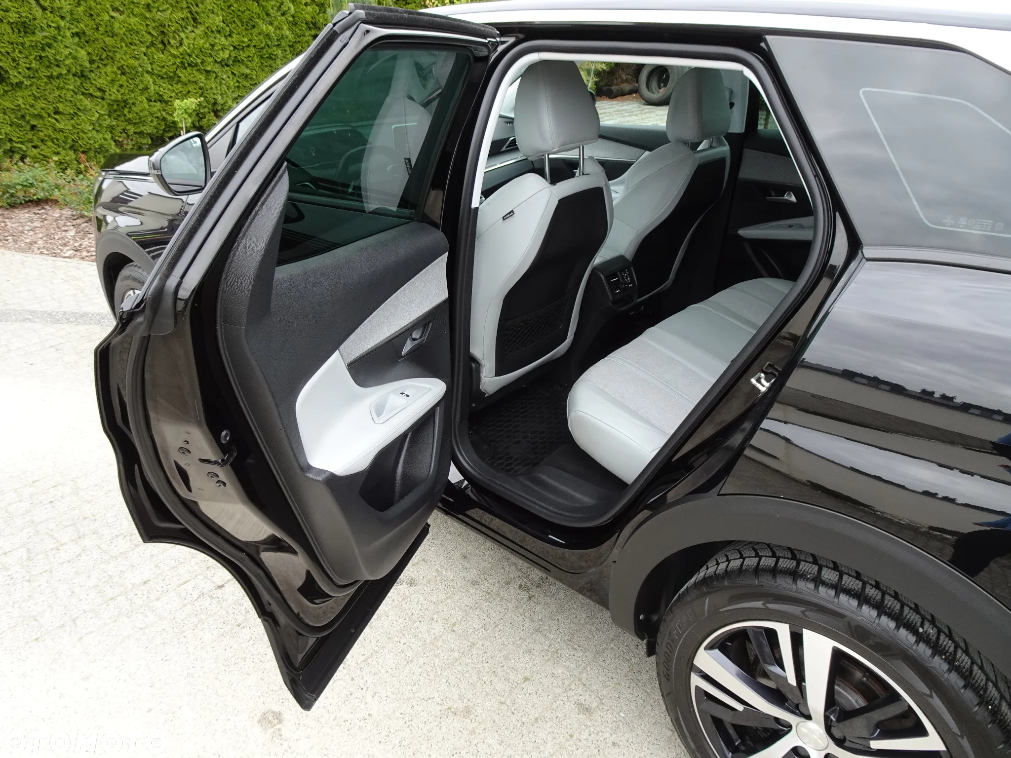 Peugeot 3008 1.5 BlueHDi Allure S&S - 19