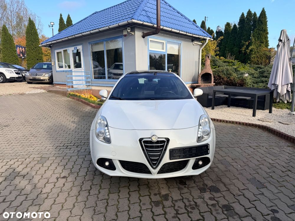 Alfa Romeo Giulietta 2011 photo 3