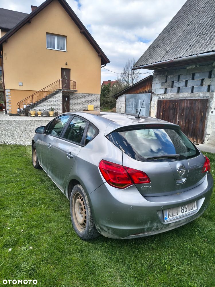 Opel Astra 1.6 Essentia - 15
