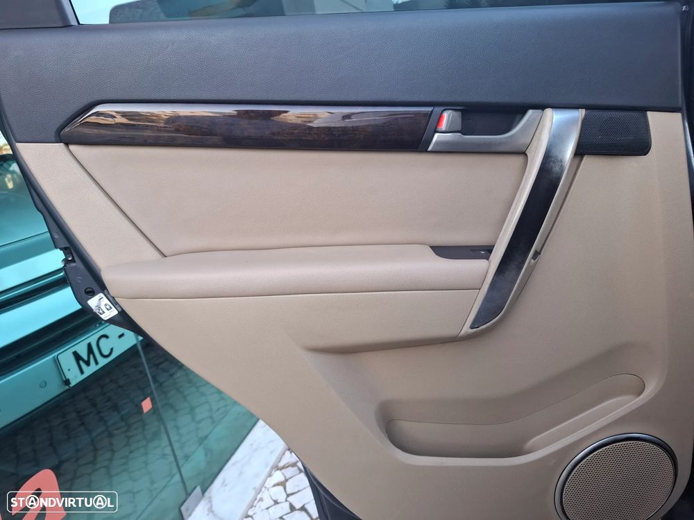 Chevrolet Captiva 2.0 VCDi LT 7L - 23