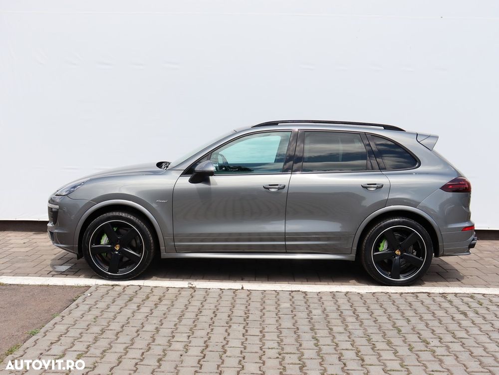 Porsche Cayenne 4.2 L S - 3