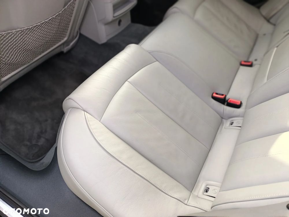 Audi A6 Avant 2.0 TDI Ultra S tronic - 26