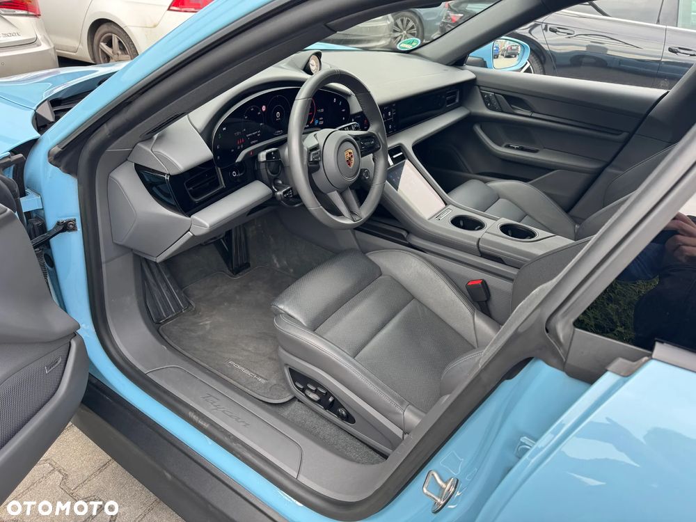 Porsche Taycan - 15