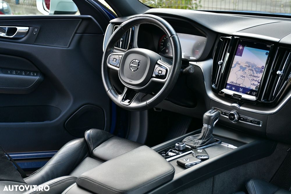 Volvo XC 60 D5 AWD R-Design - 16