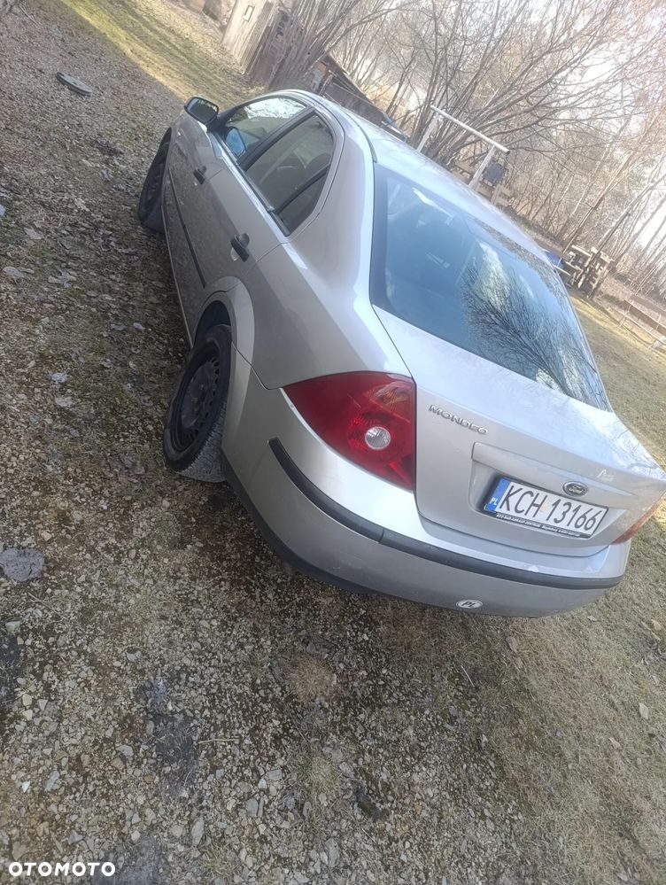 Ford Mondeo 1.8 Ambiente - 3