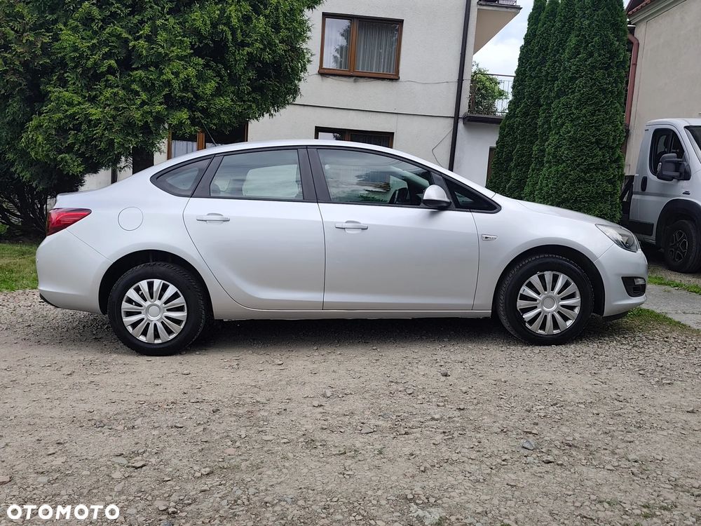 Opel Astra 1.6 Active EU6 - 3