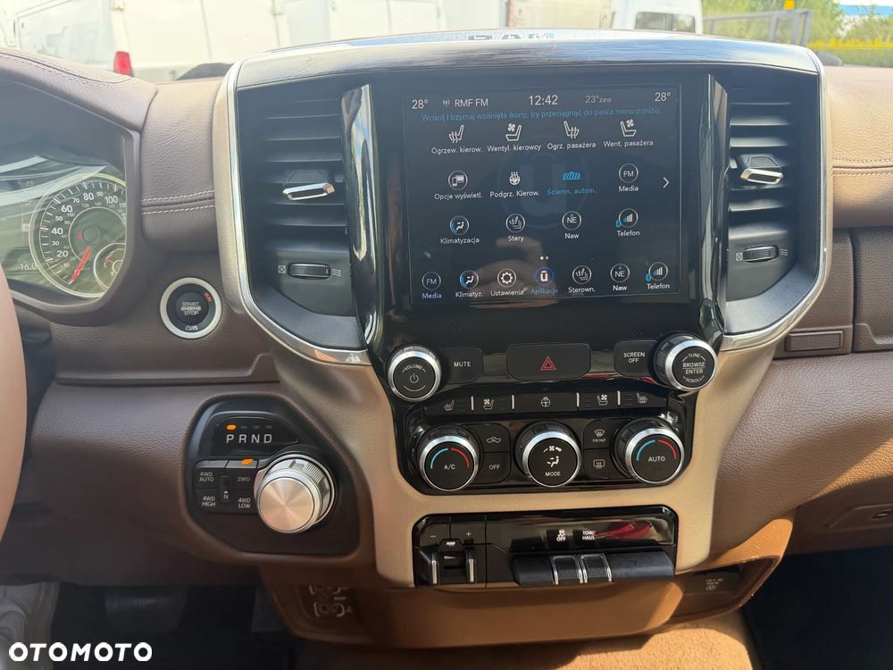 RAM 1500 Crew Cab Shortbed Laramie - 12