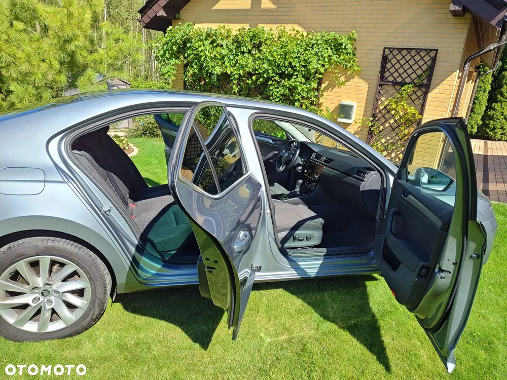 Skoda Superb 2.0 TDI 4x4 Style DSG - 11
