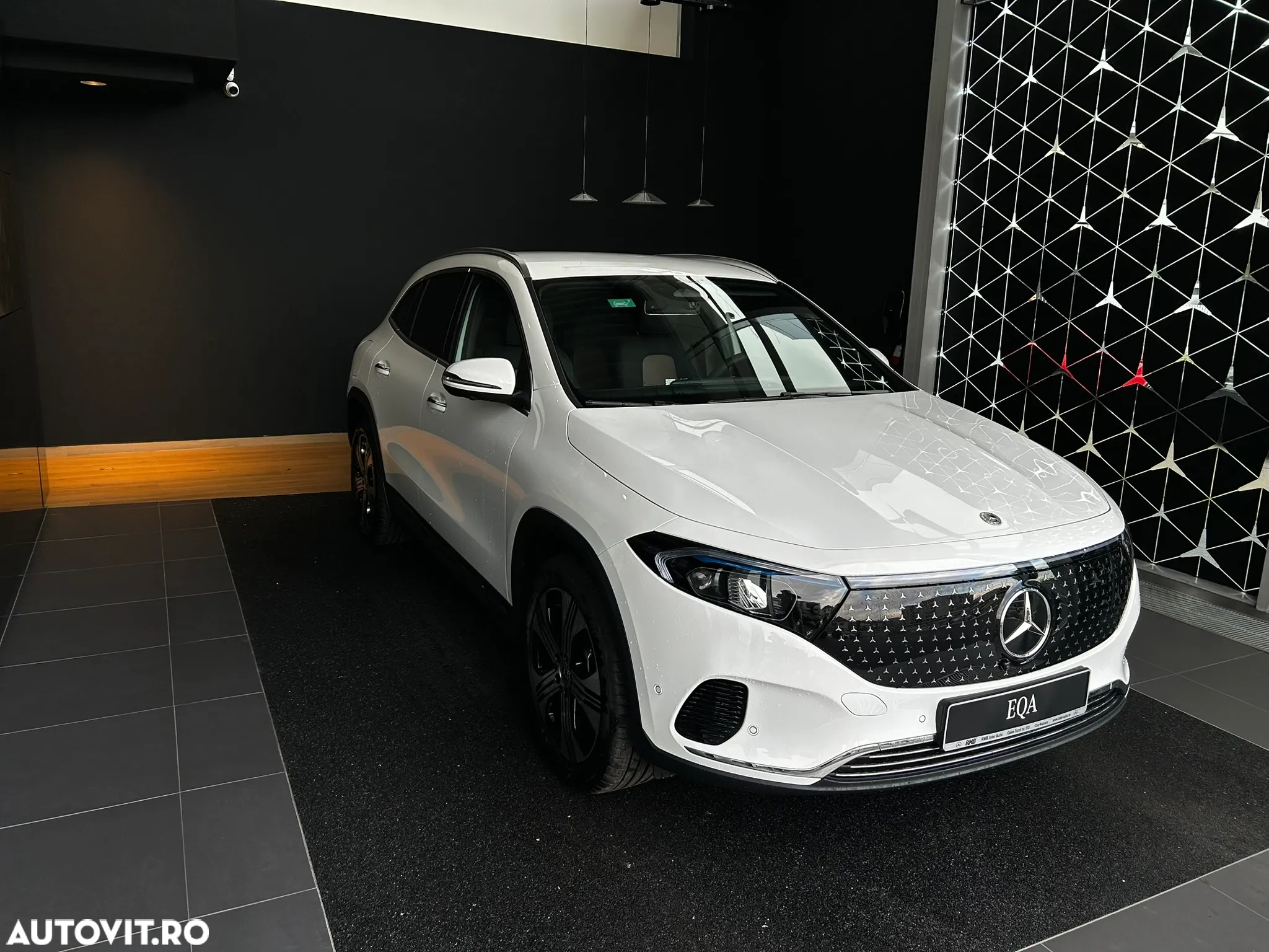 Mercedes-Benz EQA - 2