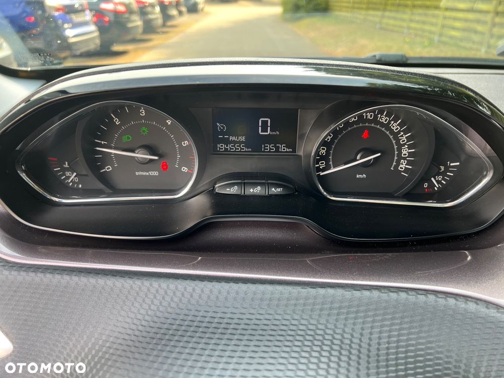 Peugeot 2008 e-HDi FAP 92 STOP & START Active - 27