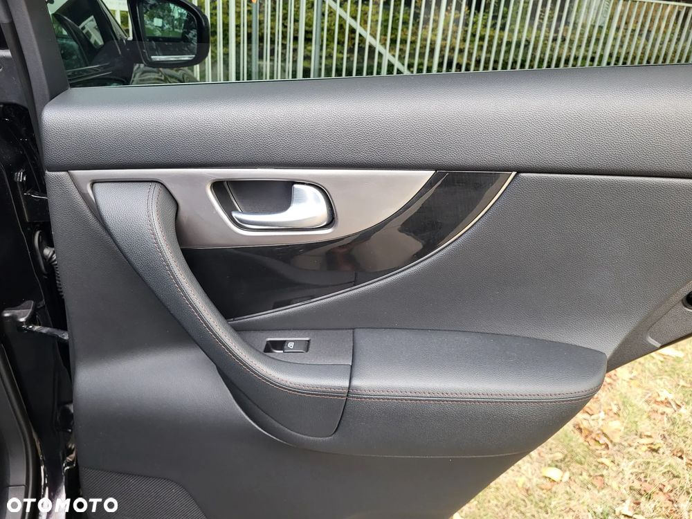 Infiniti Q70 3.0d S Premium - 35