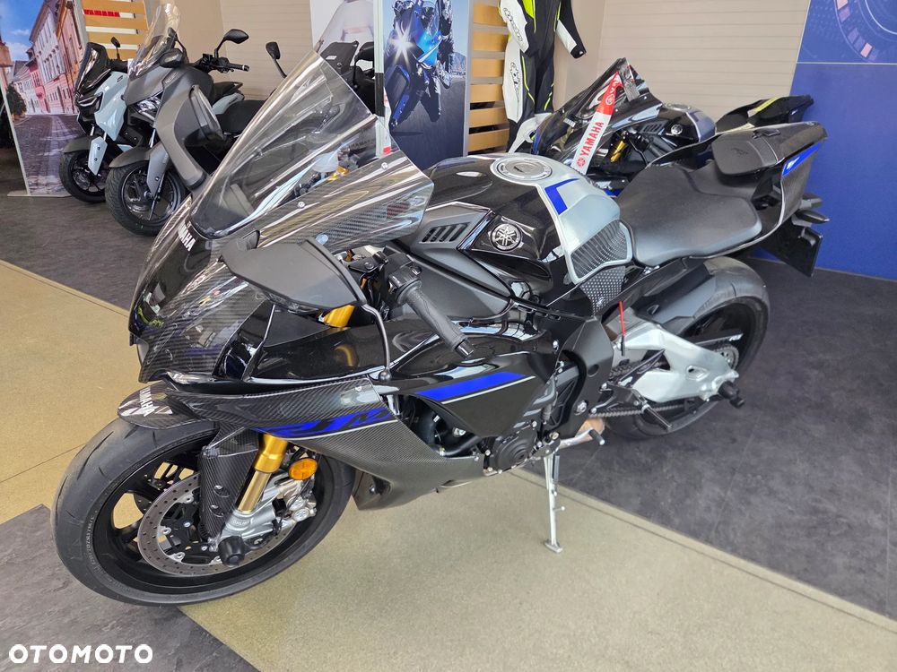 Yamaha R1 - 5