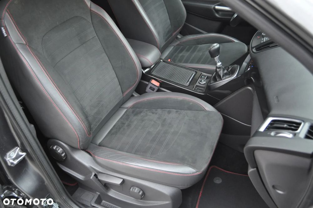 Ford Kuga 2.0 TDCi 4x2 ST-Line - 24