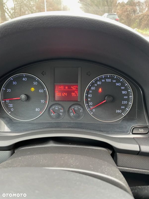 Volkswagen Golf 1.6 FSI Q-Line - 6