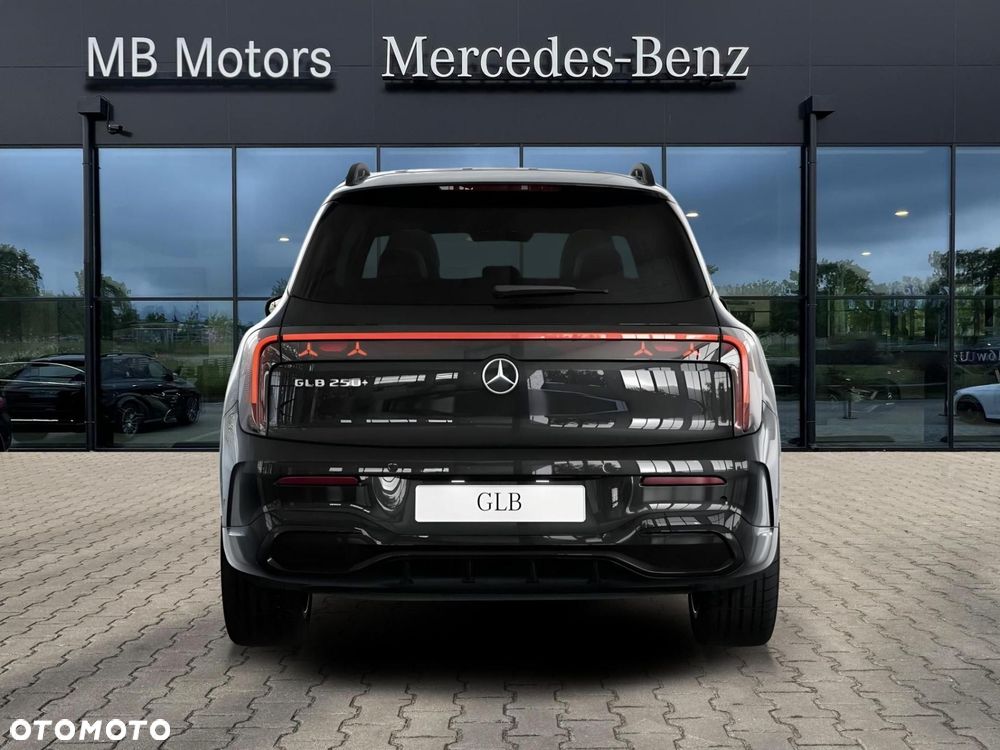 Mercedes-Benz GLB - 8