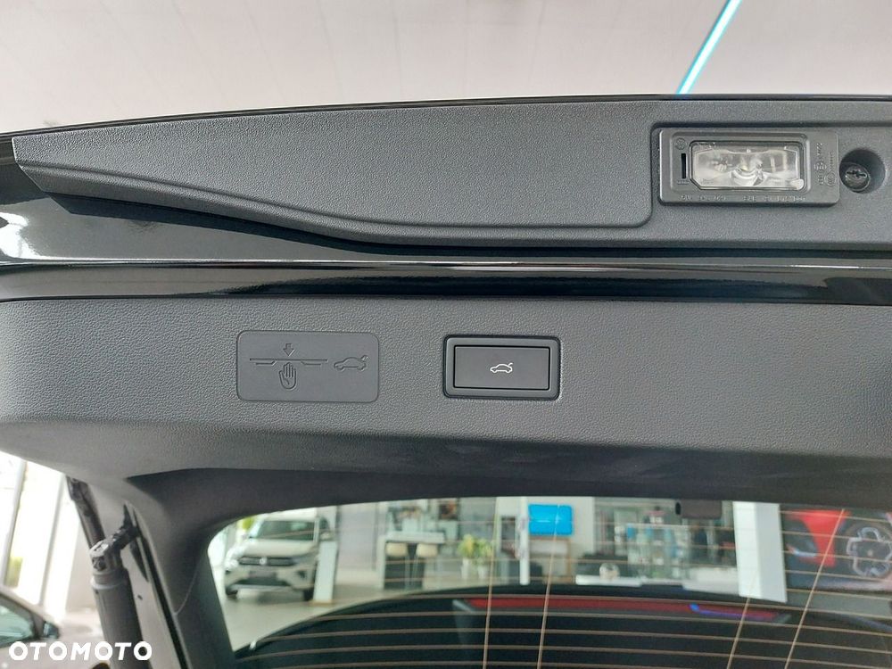 Volkswagen T-Roc - 13