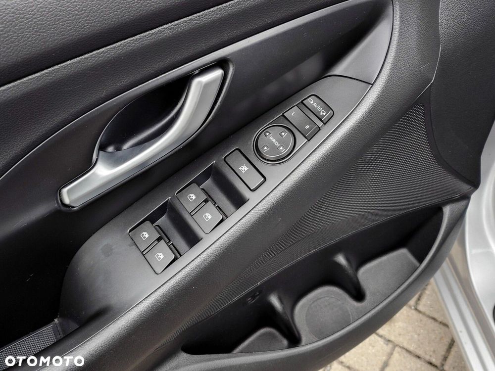 Hyundai i30 1.5 DPI Smart - 16