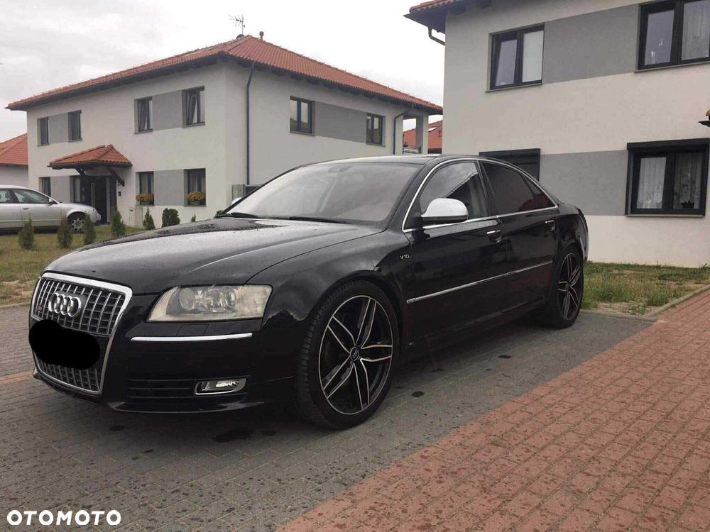 Audi S8 - 4