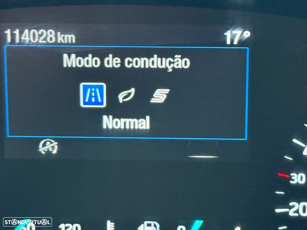 Ford Focus 1.5 TDCi EcoBlue ST-Line - 42