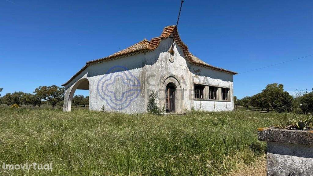 REFÚGIO EXCLUSIVO: ANTIGA ESCOLA PRIMÁRIA COM PROJETO APROVADO EM  ÉVO - Grande imagem: 3/60
