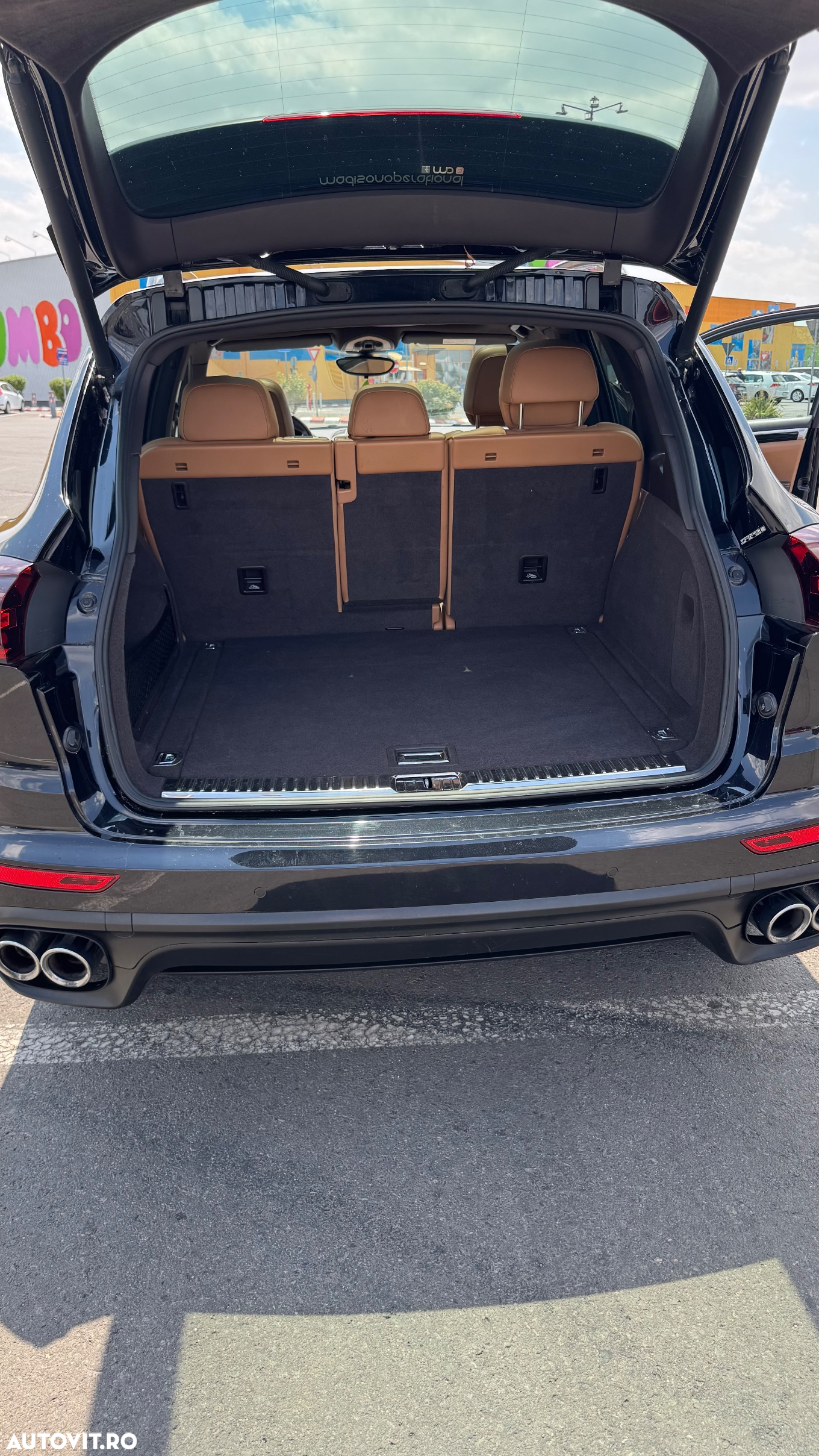 Porsche Cayenne 3.0 L - 12