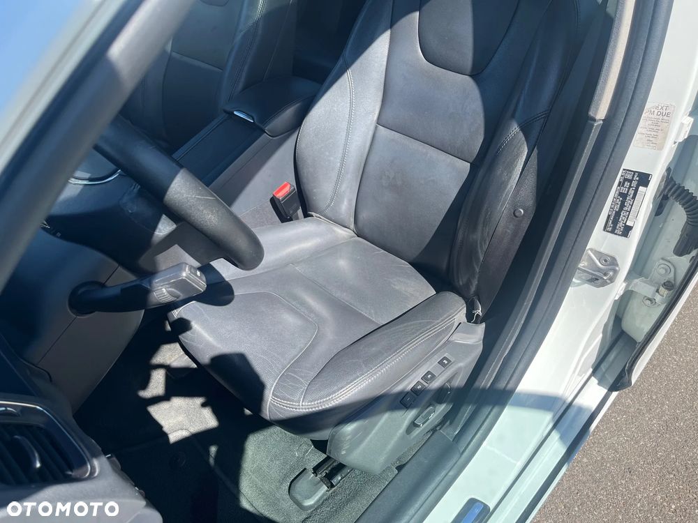 Volvo S60 T5 Drive-E Dynamic Edition (Kinetic) - 11