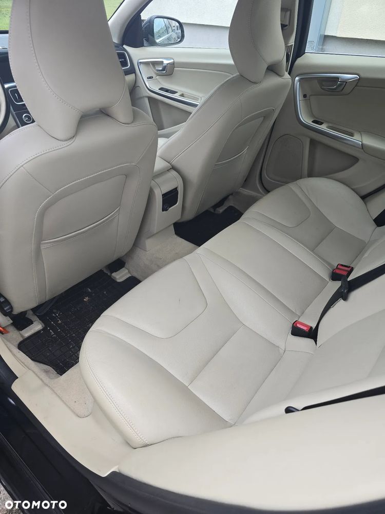 Volvo S60 D4 Drive-E Momentum - 10