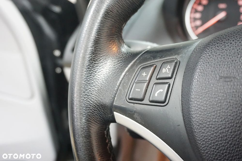 BMW Seria 1 120d - 26