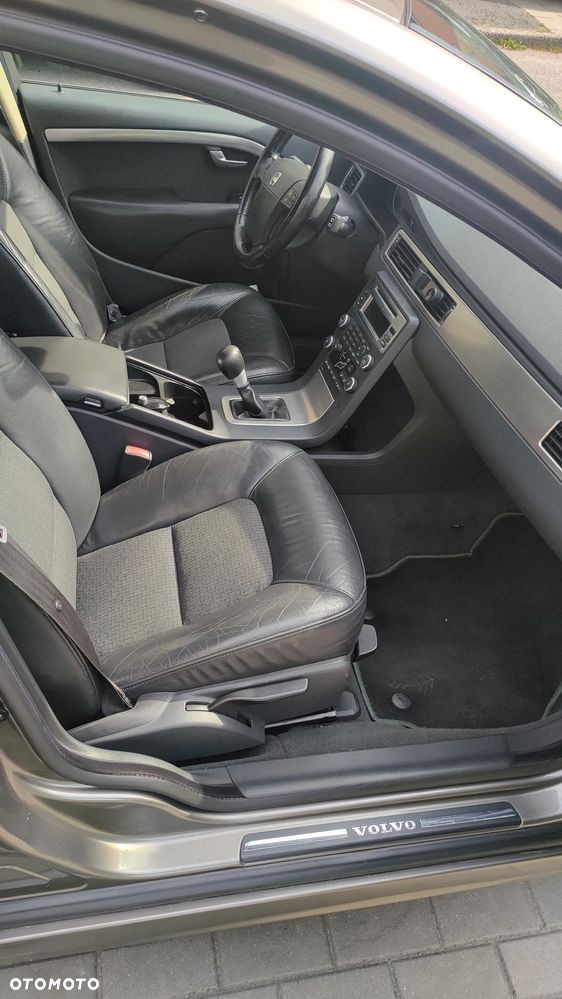 Volvo V70 2.0 Momentum - 17