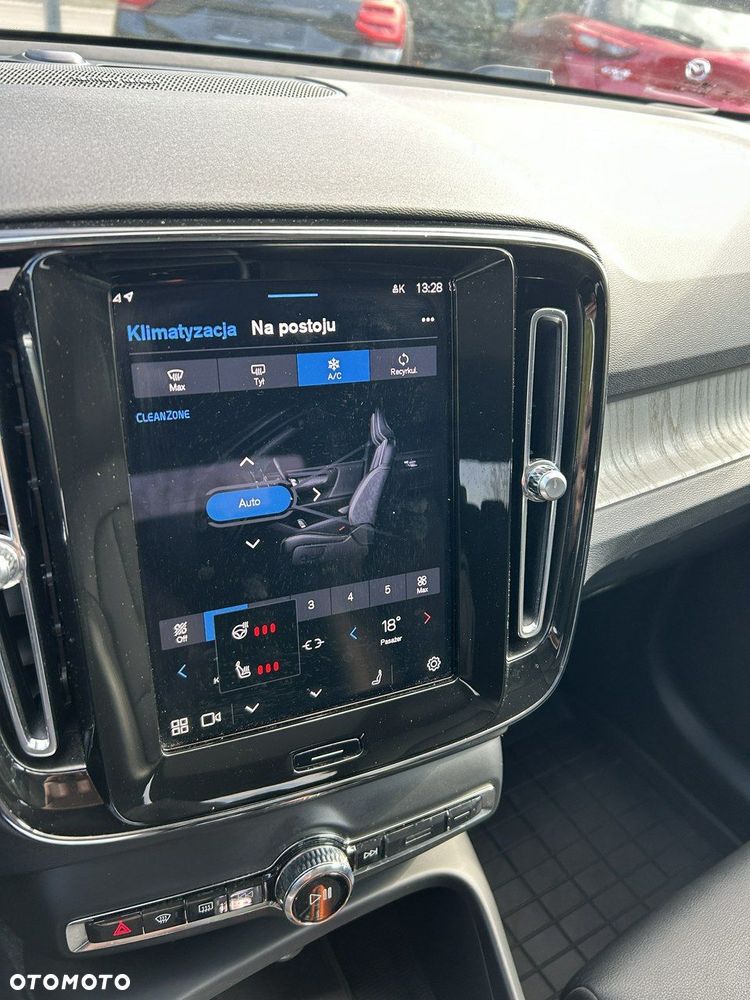 Volvo XC 40 B5 B AWD Geartronic RDesign - 27