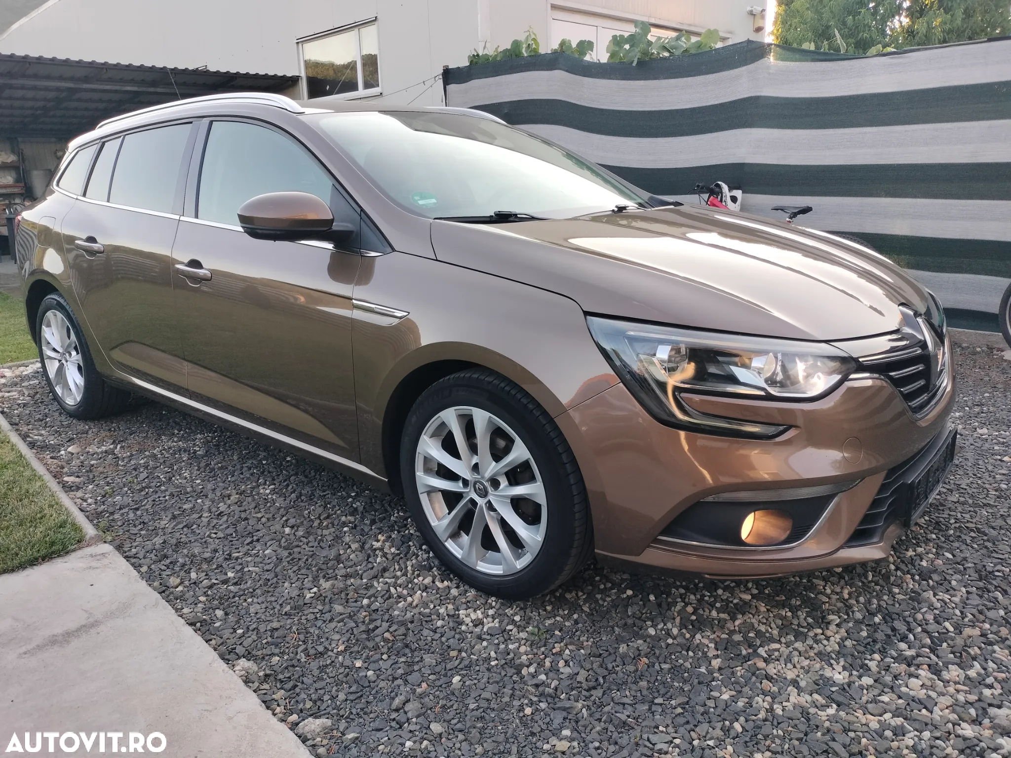 Renault Megane Grandtour ENERGY TCe 130 BUSINESS - 2