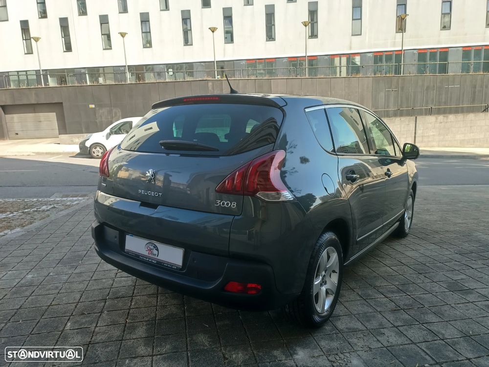 Peugeot 3008 1.6 BlueHDi Style EAT6 - 7