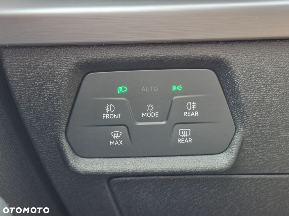 Seat Leon 1.5 eTSI FR DSG - 27