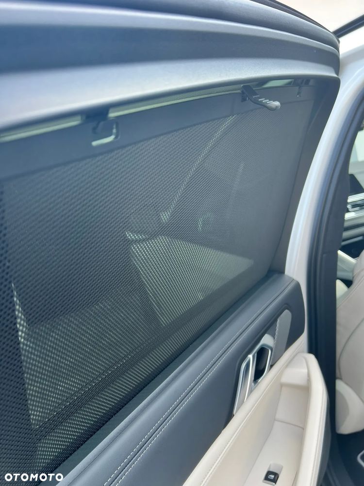 BMW X6 xDrive40d mHEV - 11