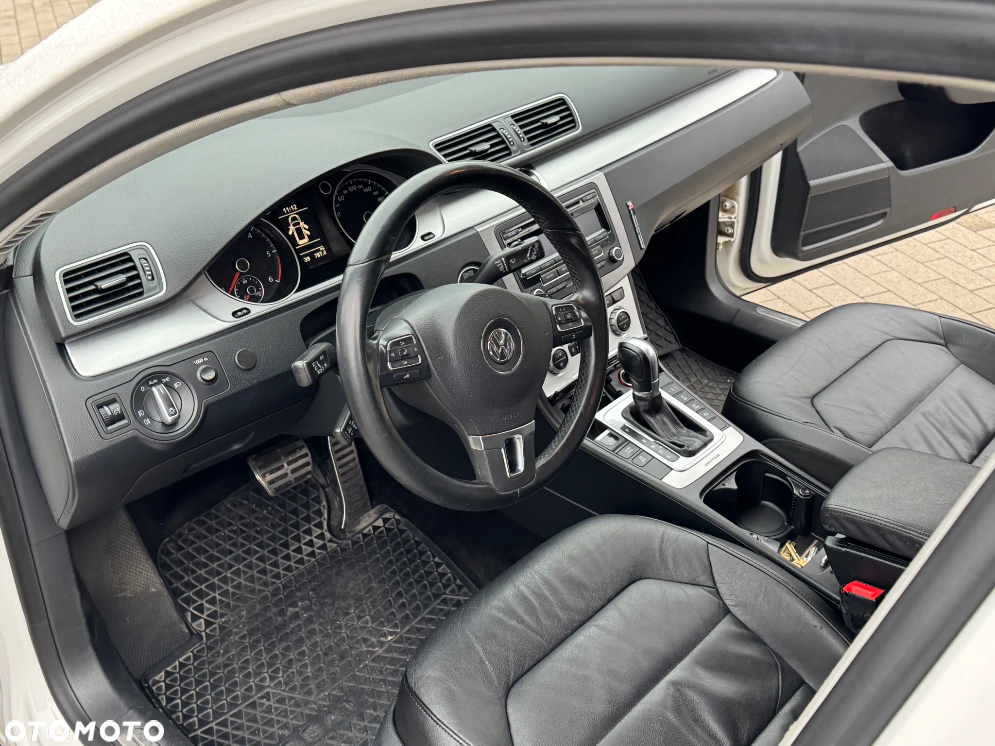 Volkswagen Passat Variant 2.0 TDI 4Motion DSG BlueMotion Tech Comfortline - 14