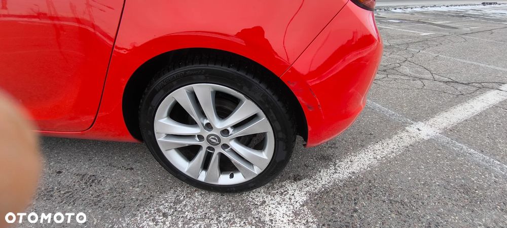 Opel Astra 1.6 Turbo Cosmo - 10