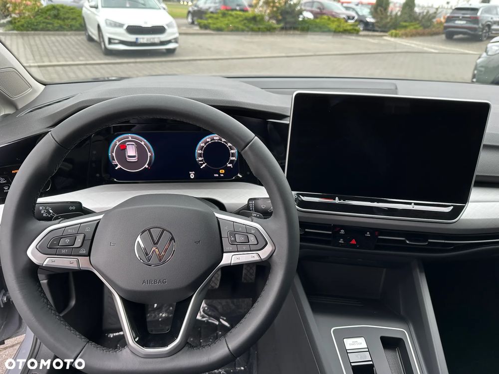 Volkswagen Golf VIII 2.0 TDI Life Plus DSG - 24