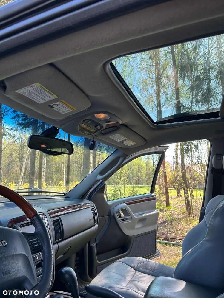 Jeep Grand Cherokee - 28