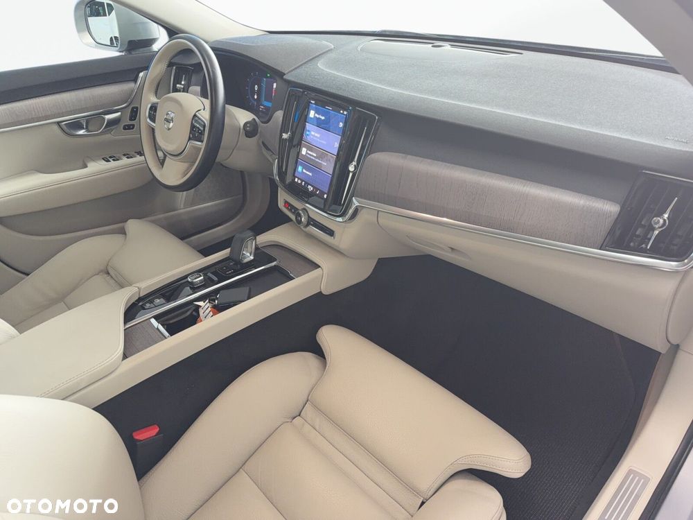 Volvo V90 Cross Country - 21