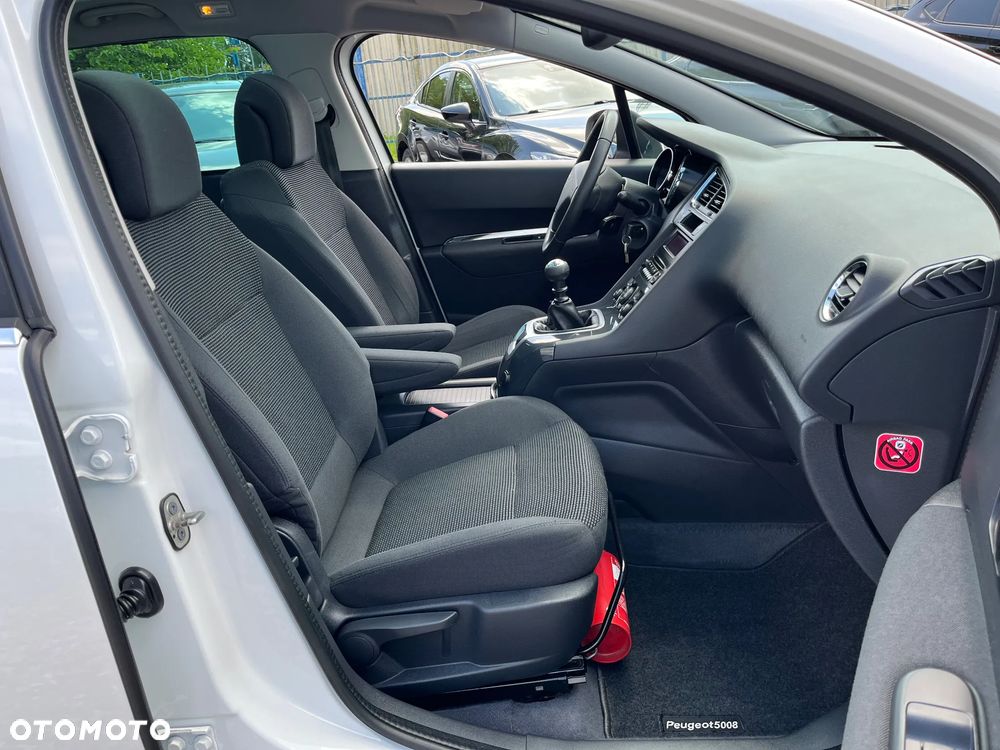 Peugeot 5008 - 32