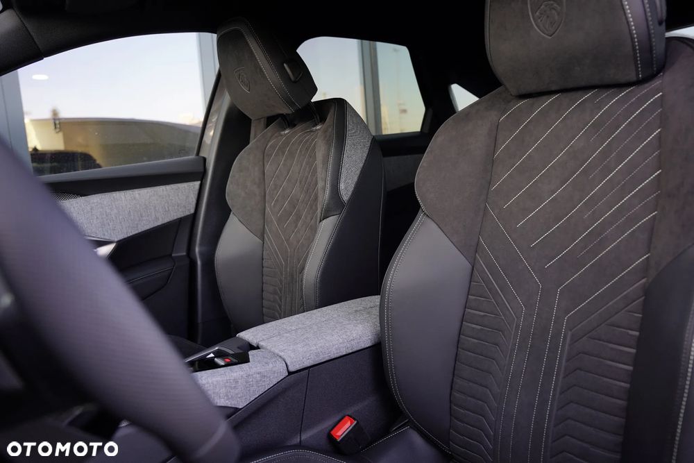 Peugeot 3008 1.2 PureTech mHEV GT e-DCS6 - 12