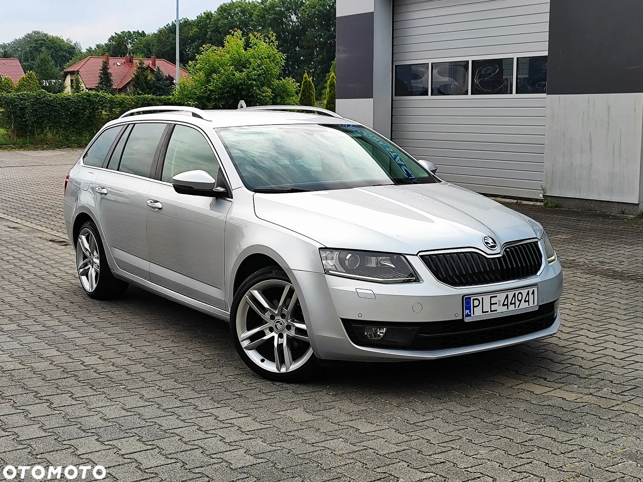 Skoda Octavia 2.0 TDI Ambition DSG - 1