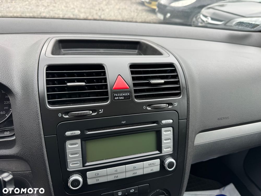 Volkswagen Golf 1.6 FSI Comfortline - 17