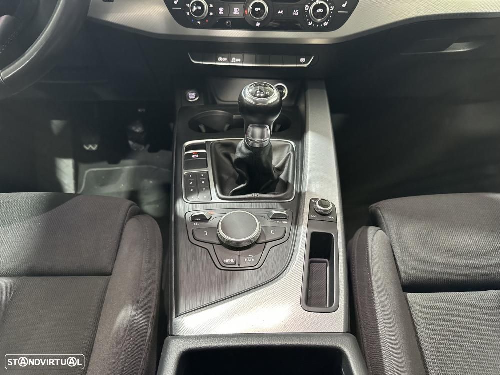 Audi A4 Avant 2.0 TDI ultra design - 31