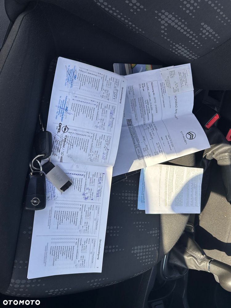 Opel Corsa 1.4 16V Satellite - 12